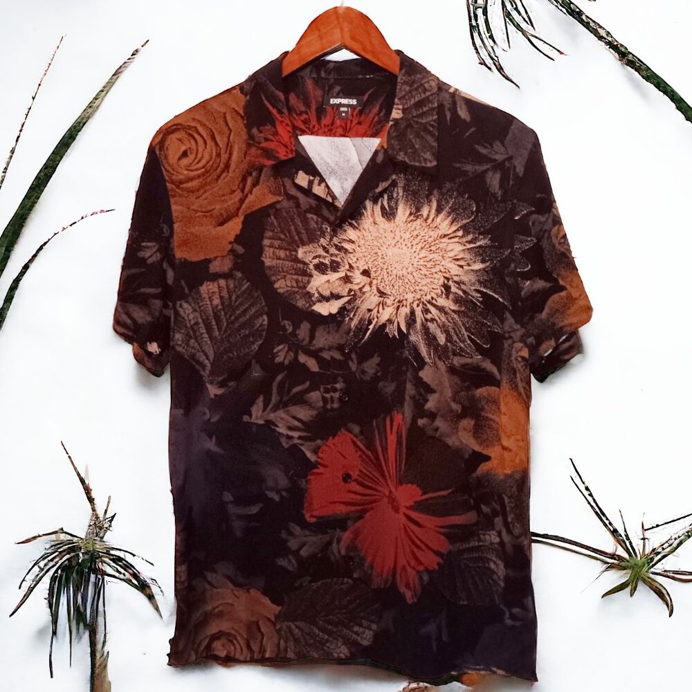 Express ★ Men's Rayon Short Sleeve Button-Up ★ Moldovia Autumn Floral Print